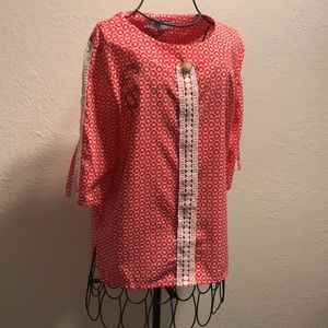 Pink and white floral blouse 👚 with lace details